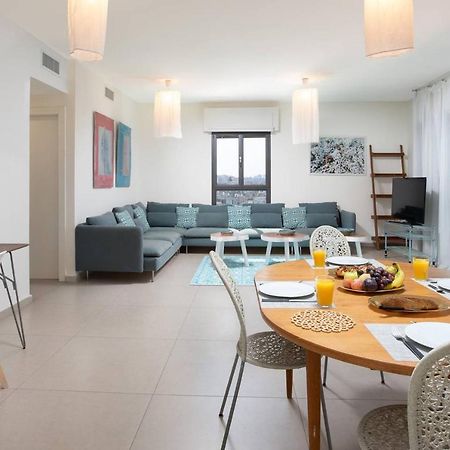 Sophisticated 3Br Penthouse In Jaffa'S Market Tel Aviv Exterior foto